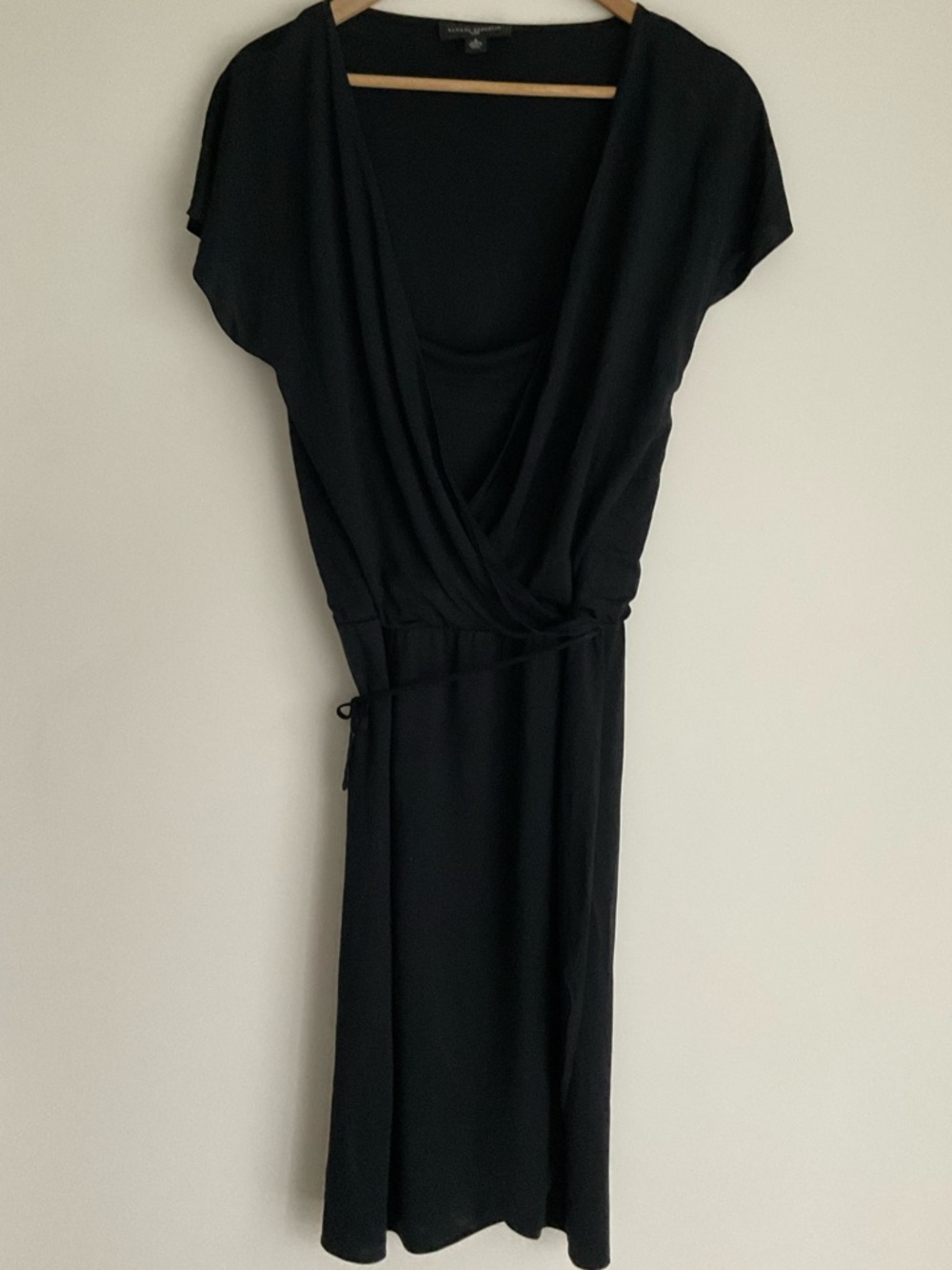 Banana Republic Silk Wrap Dress SMALL SIZE 2-6 Black Preppy Quiet Luxury Brunch
